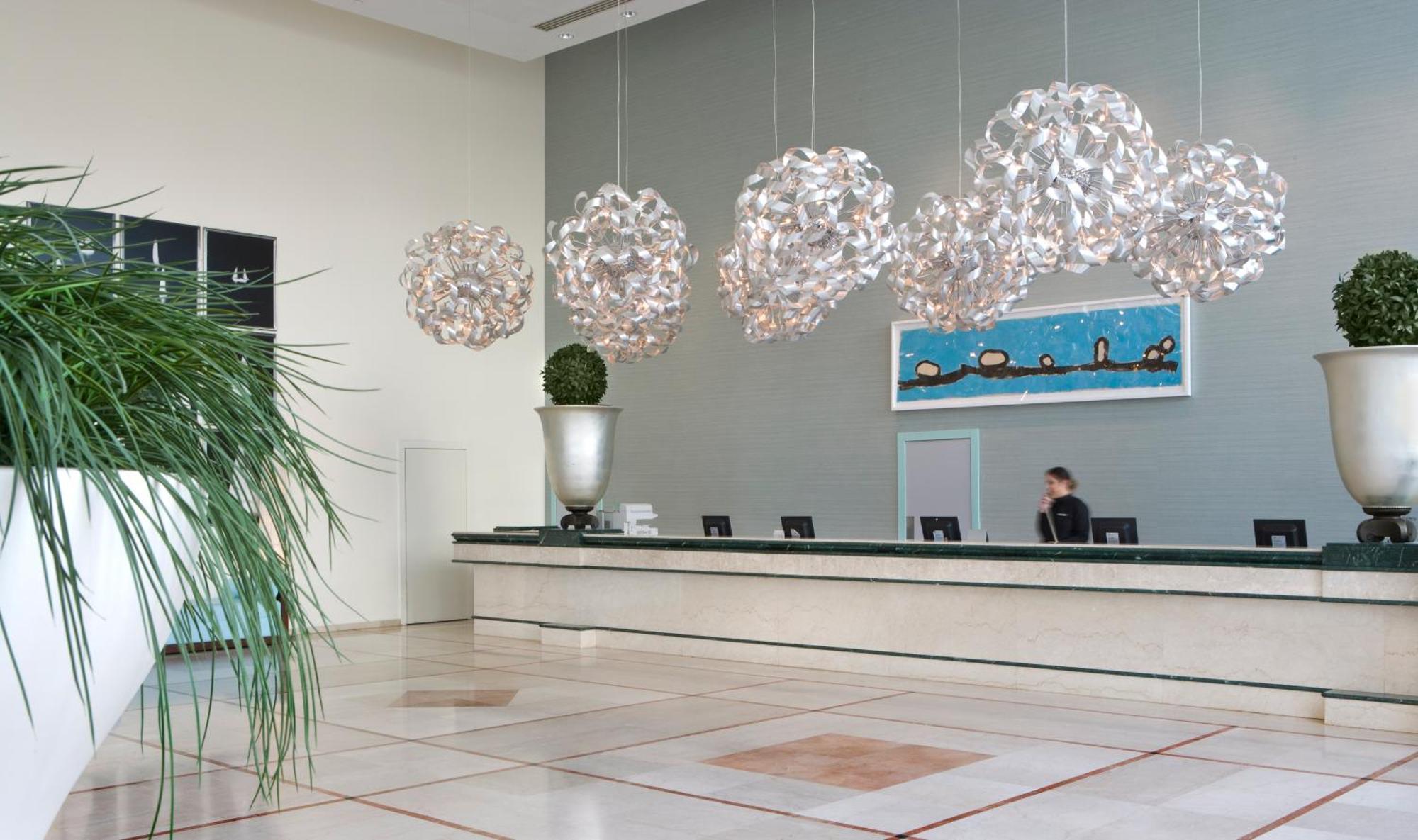 イスロテル デッド シー ホテル エイン・ボケック インテリア 写真 Lobby